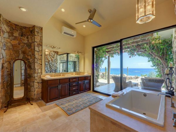 Direct Beachfront Five Bedroom Luxury Beach Villa Cabo