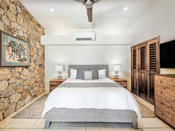 Direct Beachfront Five Bedroom Luxury Beach Villa Cabo