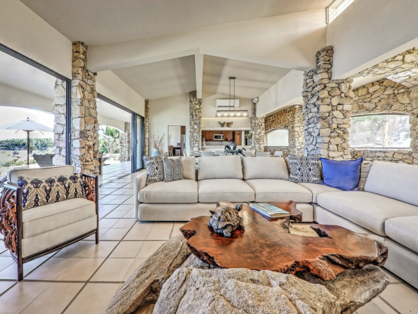 Direct Beachfront Five Bedroom Luxury Beach Villa Cabo