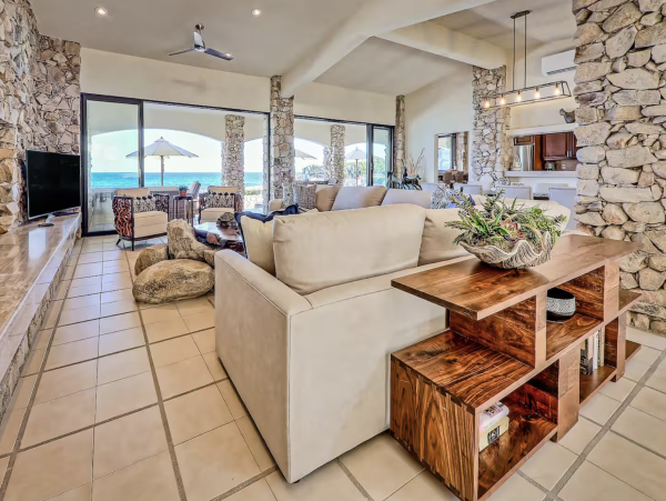 Direct Beachfront Five Bedroom Luxury Beach Villa Cabo