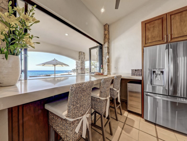 Direct Beachfront Five Bedroom Luxury Beach Villa Cabo