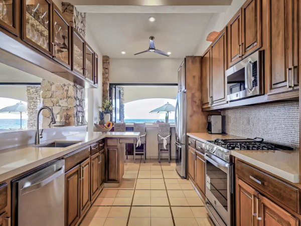 Direct Beachfront Five Bedroom Luxury Beach Villa Cabo
