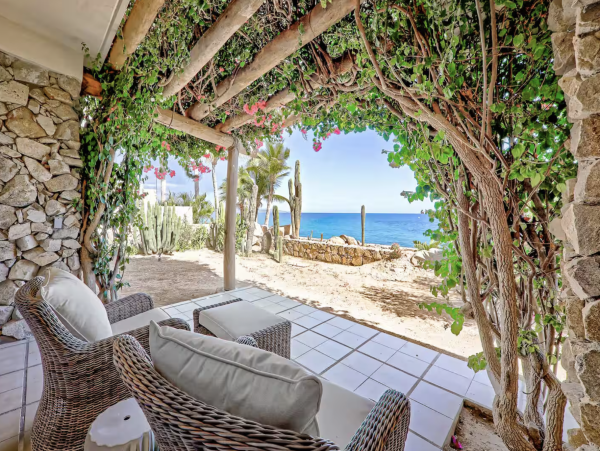 Direct Beachfront Five Bedroom Luxury Beach Villa Cabo