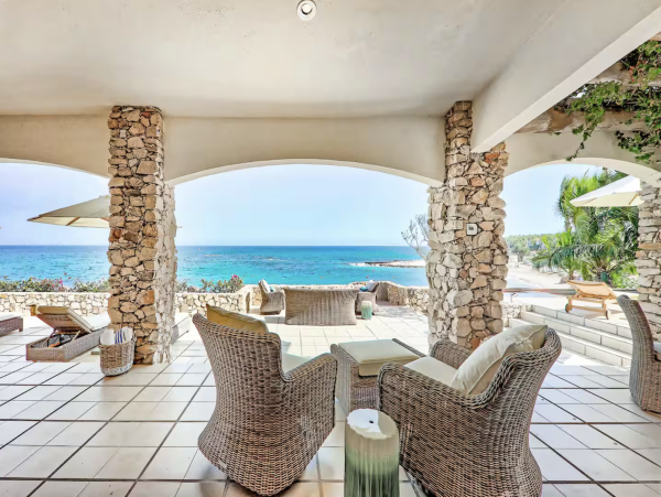 Direct Beachfront Five Bedroom Luxury Beach Villa Cabo