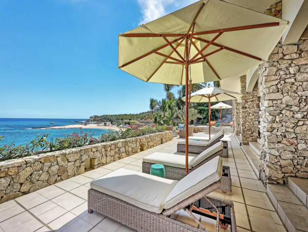Direct Beachfront Five Bedroom Luxury Beach Villa Cabo