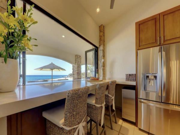 Direct Beachfront Five Bedroom Luxury Beach Villa Cabo