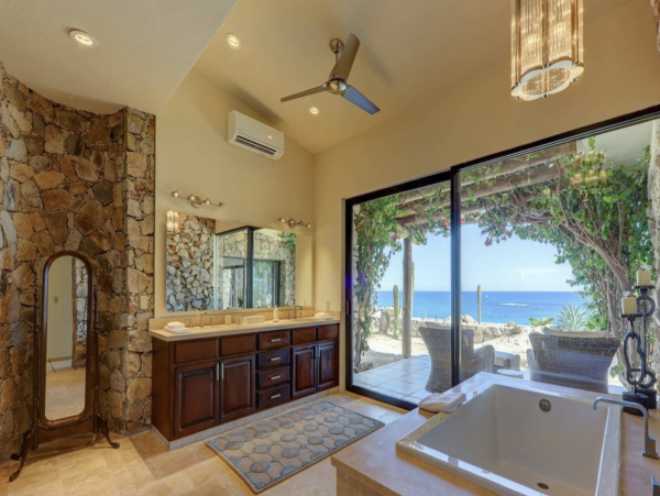 Direct Beachfront Five Bedroom Luxury Beach Villa Cabo