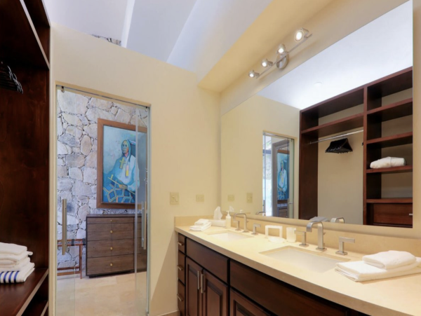 Direct Beachfront Five Bedroom Luxury Beach Villa Cabo
