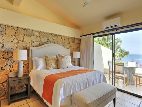 Direct Beachfront Five Bedroom Luxury Beach Villa Cabo