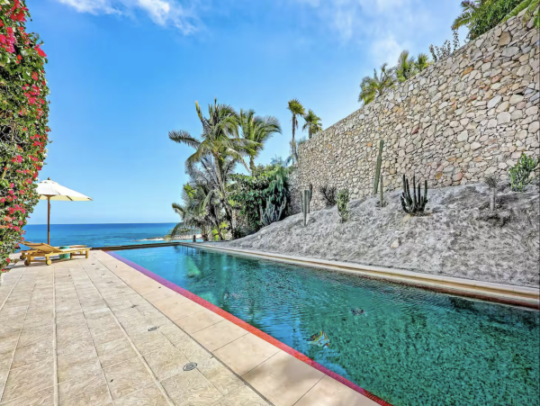Direct Beachfront Five Bedroom Luxury Beach Villa Cabo