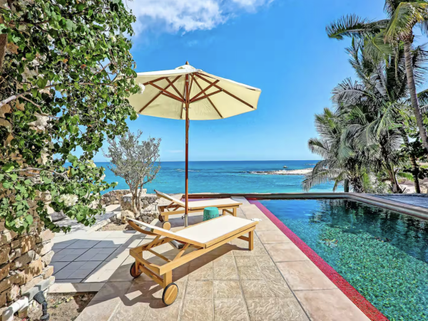 Direct Beachfront Five Bedroom Luxury Beach Villa Cabo