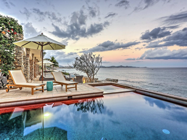 Direct Beachfront Five Bedroom Luxury Beach Villa Cabo