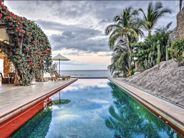 Direct Beachfront Five Bedroom Luxury Beach Villa Cabo