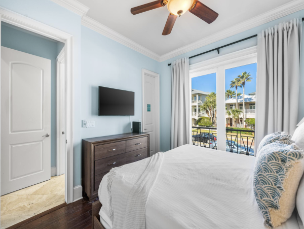 Miramar Beachfront Vacation Home Private & Community Pool