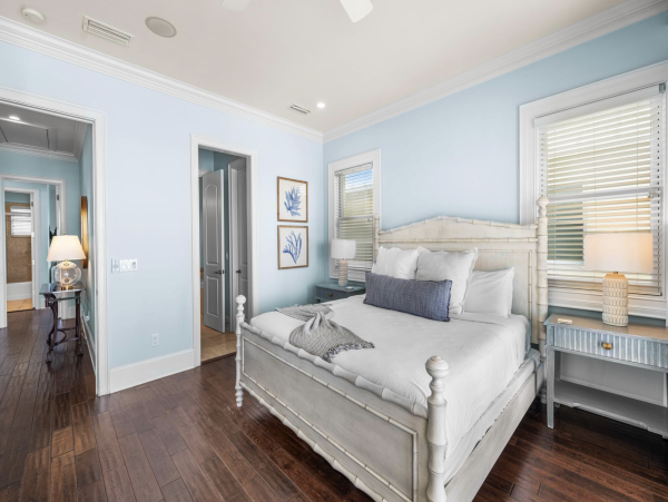 Miramar Beachfront Vacation Home Private & Community Pool