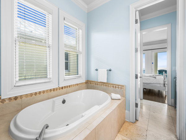 Miramar Beachfront Vacation Home Private & Community Pool