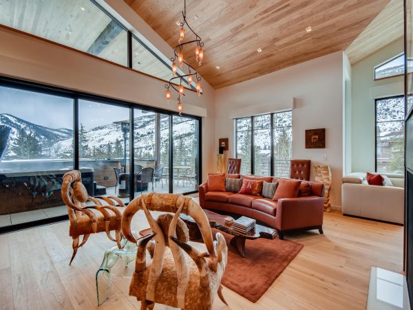 Executive Golden Peak Ski Penthouse