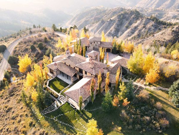 Avon Privacy and Nature 7 Bedroom Mountain Home