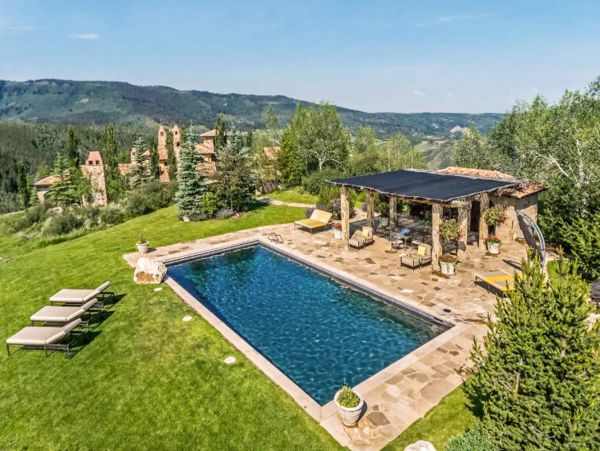 Avon Privacy and Nature 7 Bedroom Mountain Home