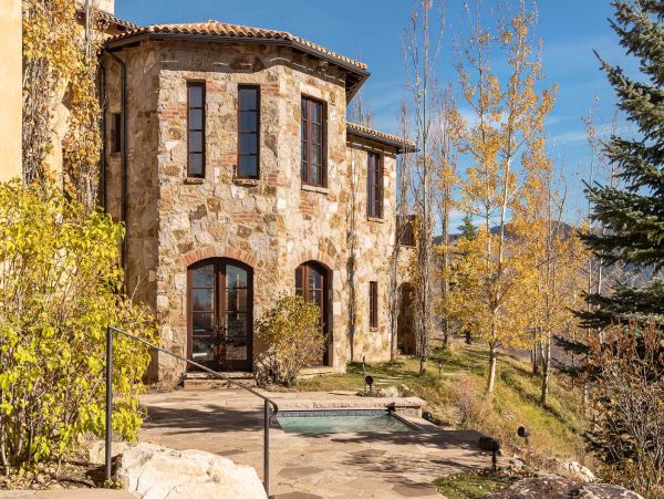 Avon Privacy and Nature 7 Bedroom Mountain Home