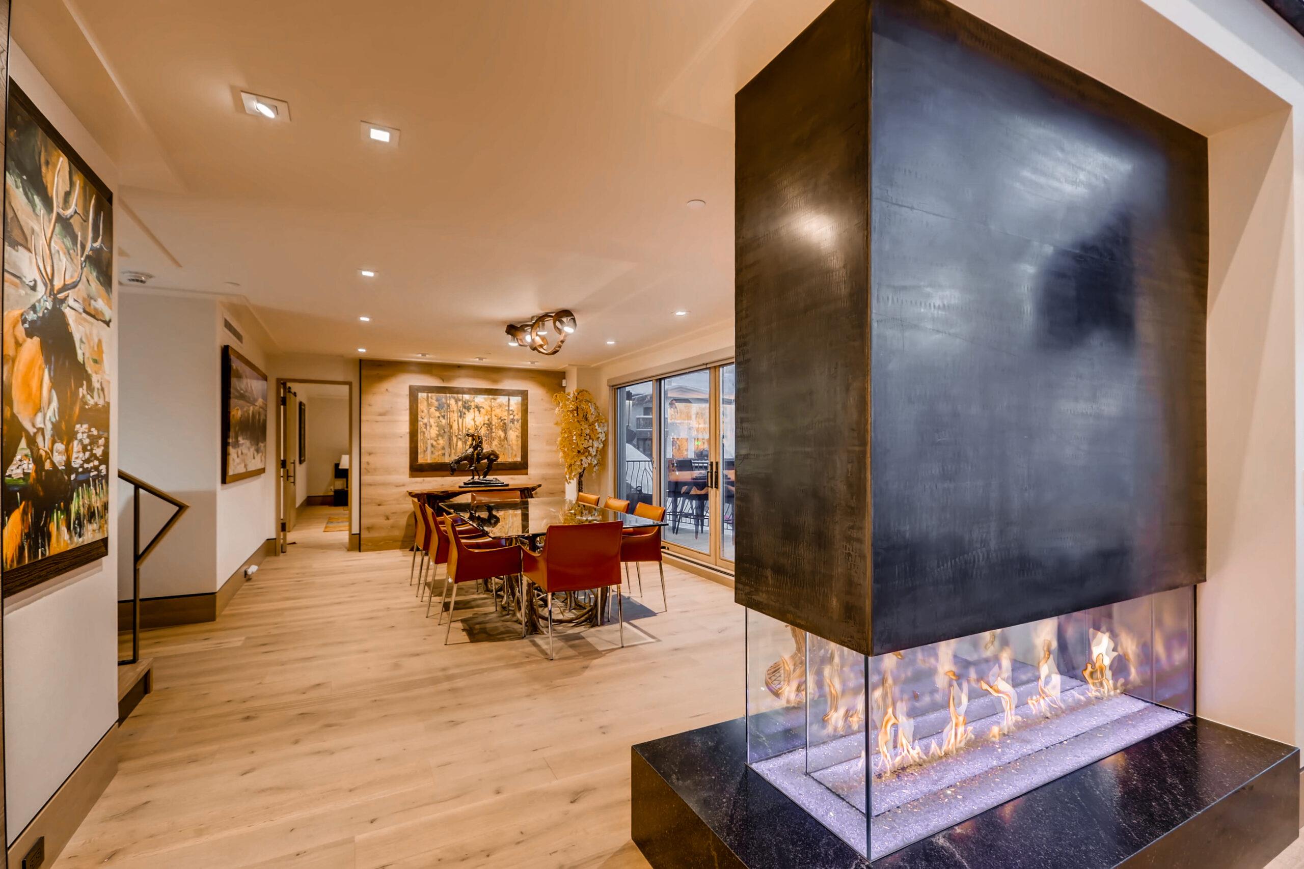 Luxury 4 Bedroom Penthouse in Vail Private Terrace & Hot Tub