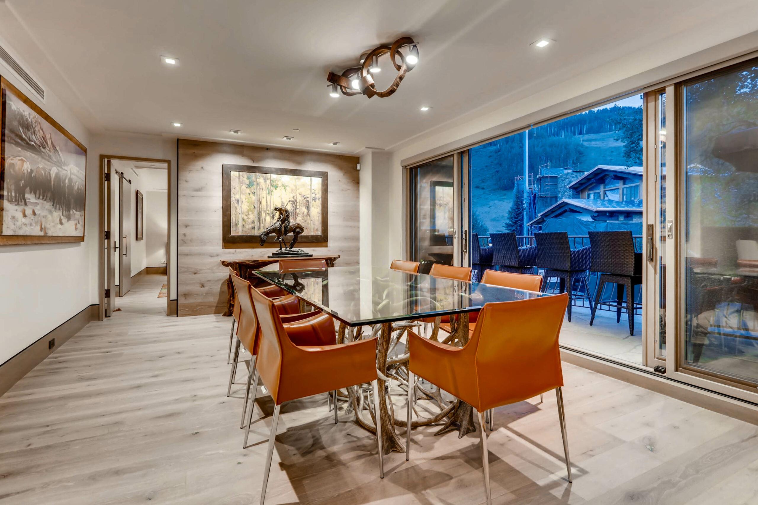 Luxury 4 Bedroom Penthouse in Vail Private Terrace & Hot Tub