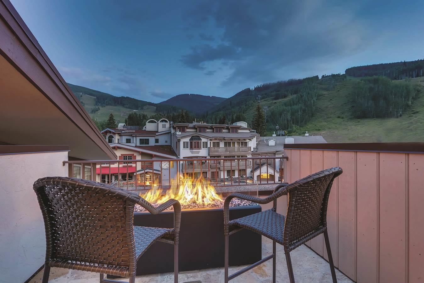 Luxury 4 Bedroom Penthouse in Vail Private Terrace & Hot Tub