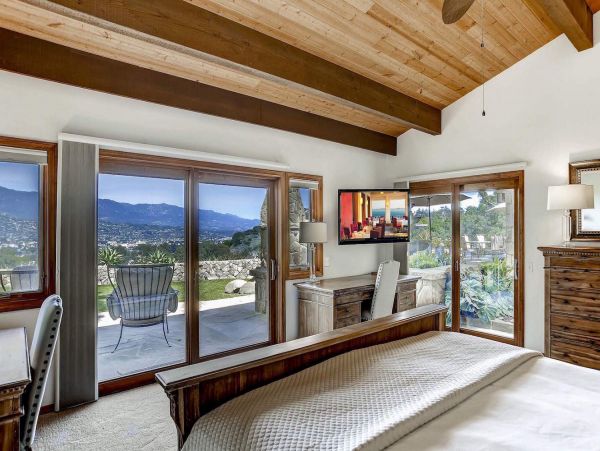 Short Walk to Beach Four Bedroom Santa Barbara Vacation Home