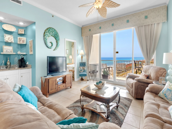 Charming 4 Bedroom Condo with Ocean Views Sleeps 10