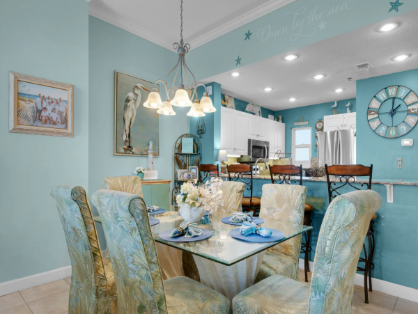 Charming 4 Bedroom Condo with Ocean Views Sleeps 10