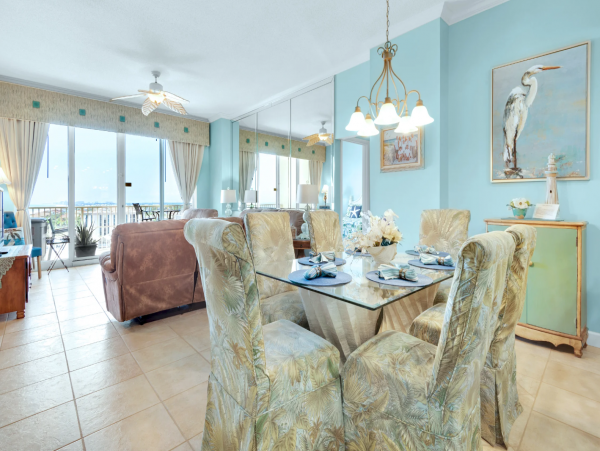 Charming 4 Bedroom Condo with Ocean Views Sleeps 10