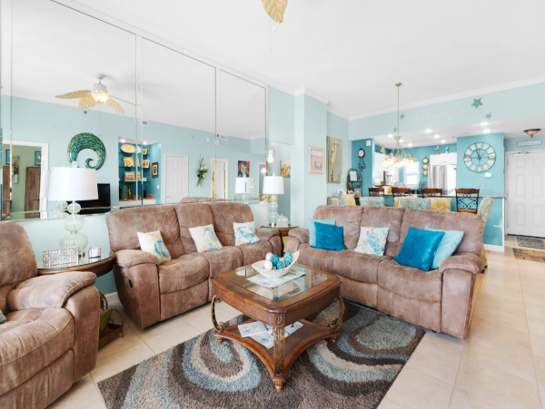 Charming 4 Bedroom Condo with Ocean Views Sleeps 10