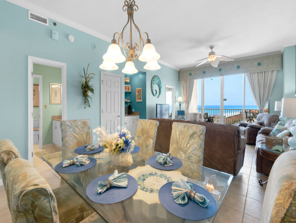 Charming 4 Bedroom Condo with Ocean Views Sleeps 10