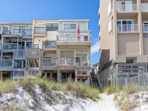 4 Bedroom Oceanfront Townhome for 10 Guests