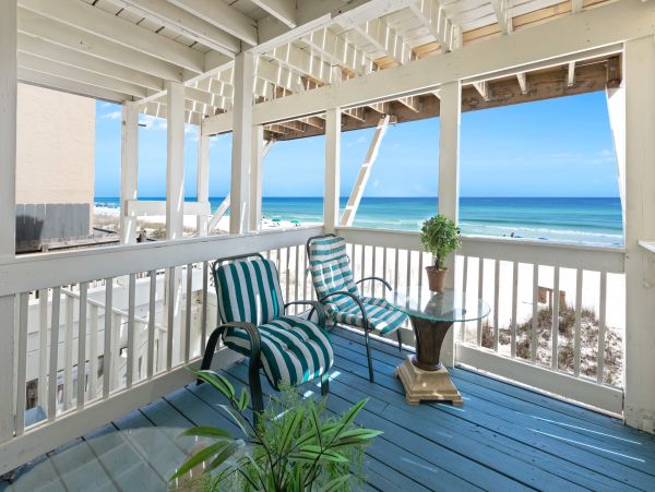 4 Bedroom Oceanfront Townhome for 10 Guests