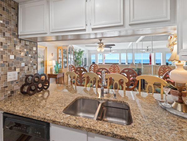 4 Bedroom Oceanfront Townhome for 10 Guests
