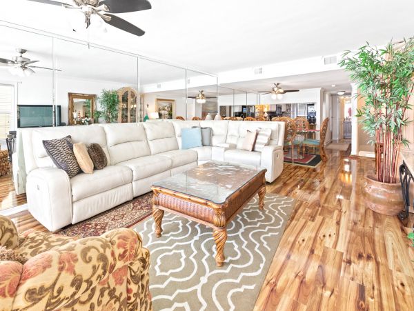 4 Bedroom Oceanfront Townhome for 10 Guests