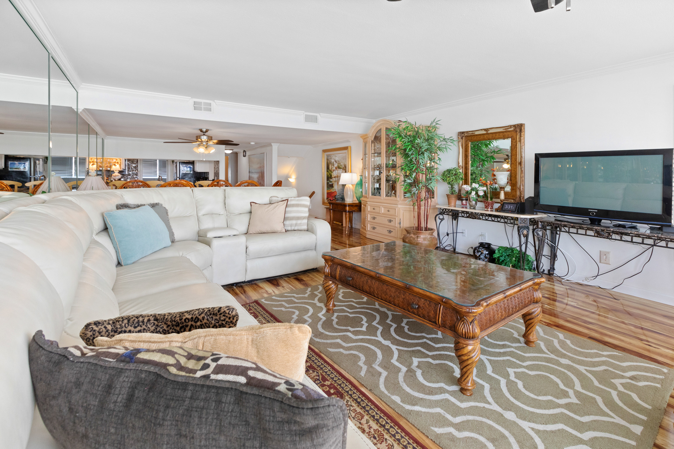 4 Bedroom Oceanfront Townhome for 10 Guests