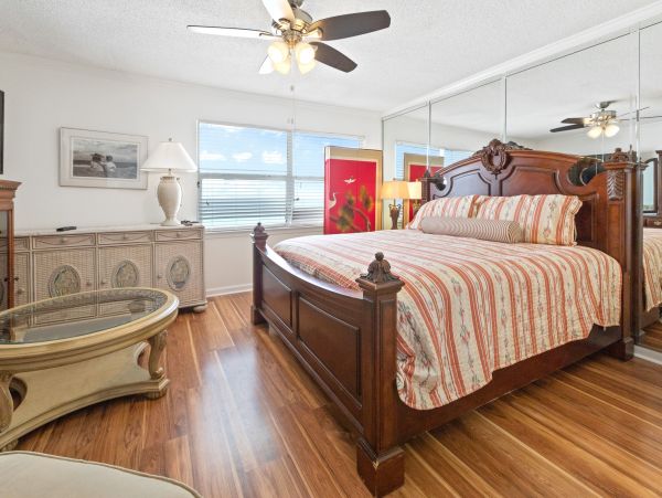 4 Bedroom Oceanfront Townhome for 10 Guests