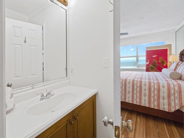 4 Bedroom Oceanfront Townhome for 10 Guests