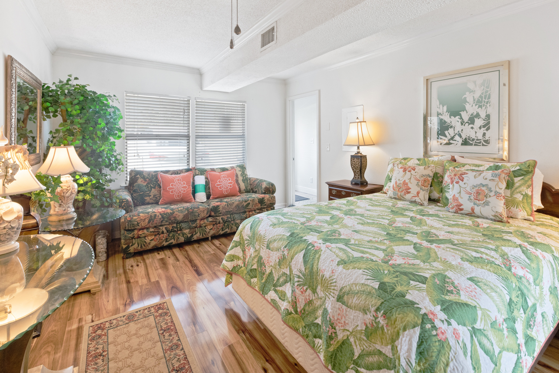4 Bedroom Oceanfront Townhome for 10 Guests