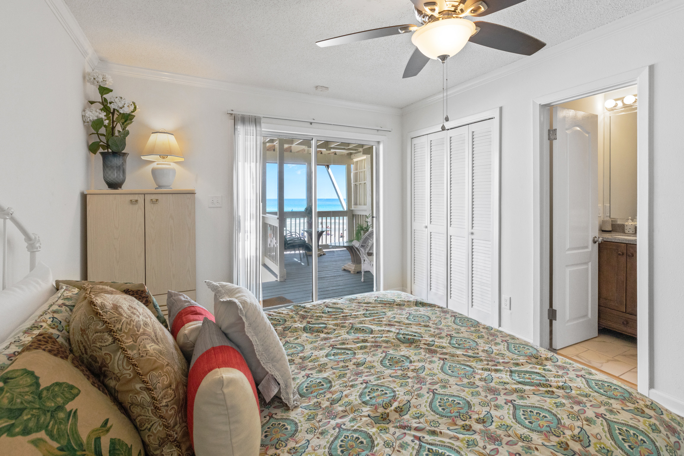 4 Bedroom Oceanfront Townhome for 10 Guests