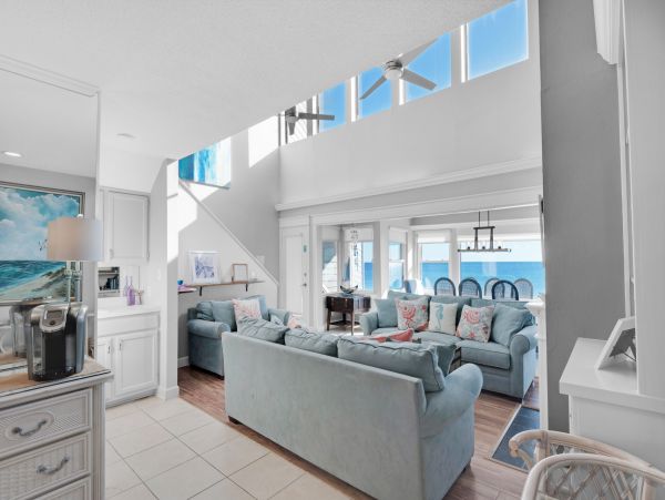 Lovely 4 Bedroom Oceanfront Home Sleeps 23 Guests