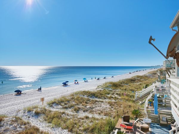 Lovely 4 Bedroom Oceanfront Home Sleeps 23 Guests