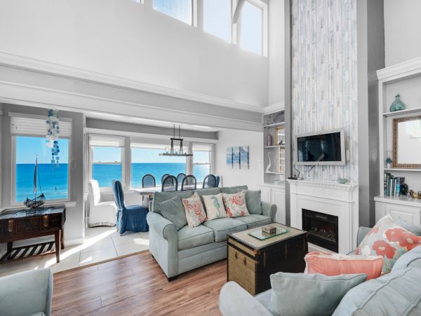 Lovely 4 Bedroom Oceanfront Home Sleeps 23 Guests