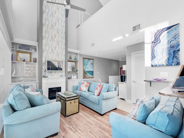Lovely 4 Bedroom Oceanfront Home Sleeps 23 Guests