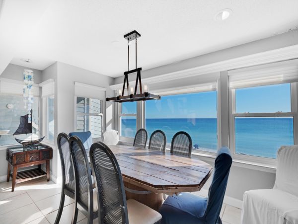Lovely 4 Bedroom Oceanfront Home Sleeps 23 Guests