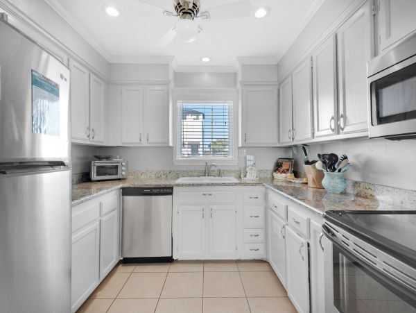 Lovely 4 Bedroom Oceanfront Home Sleeps 23 Guests