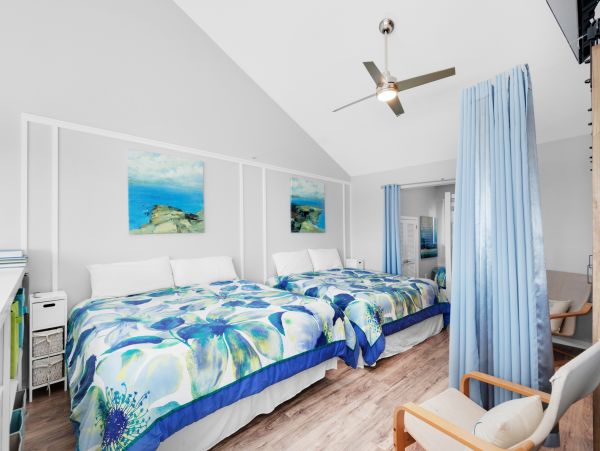 Lovely 4 Bedroom Oceanfront Home Sleeps 23 Guests