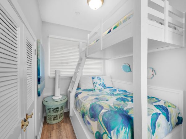 Lovely 4 Bedroom Oceanfront Home Sleeps 23 Guests